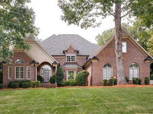 1 Oak Glen Ct, Greensboro, NC 27408