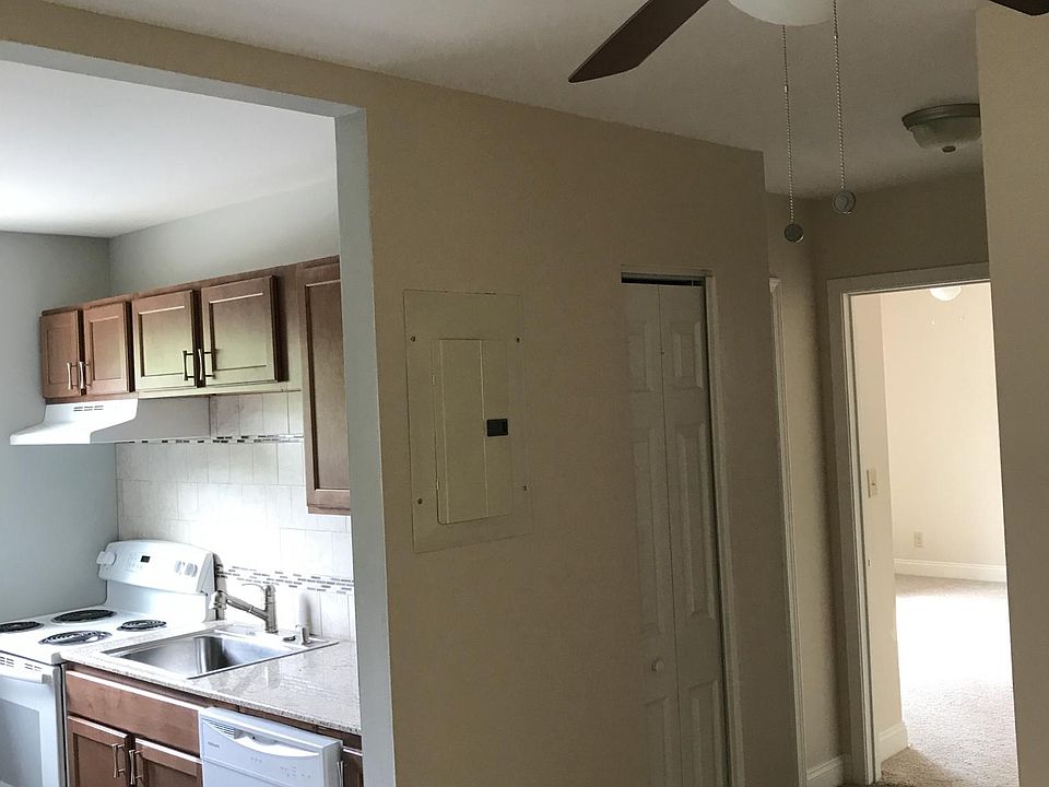 Dining into Kitchen