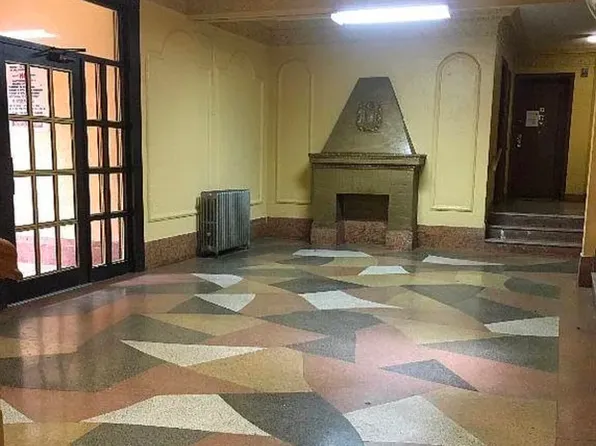 1045 Anderson Avenue image 8 of 11