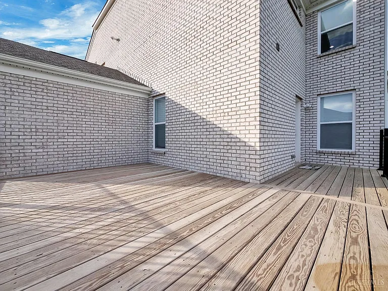 5874 Spinney Ct — Photo 45