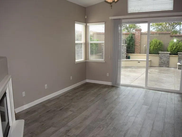 1902 Horseshoe Glen Cir — Photo 12