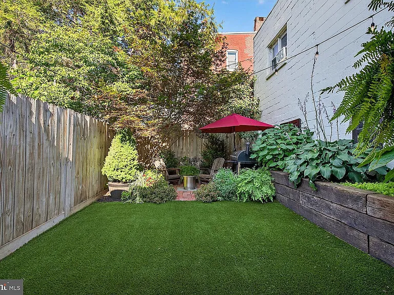 403 N Queen St — Photo 45
