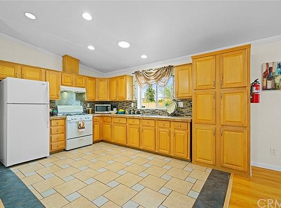 5th image of 1560 Otterbein Ave Spc 170