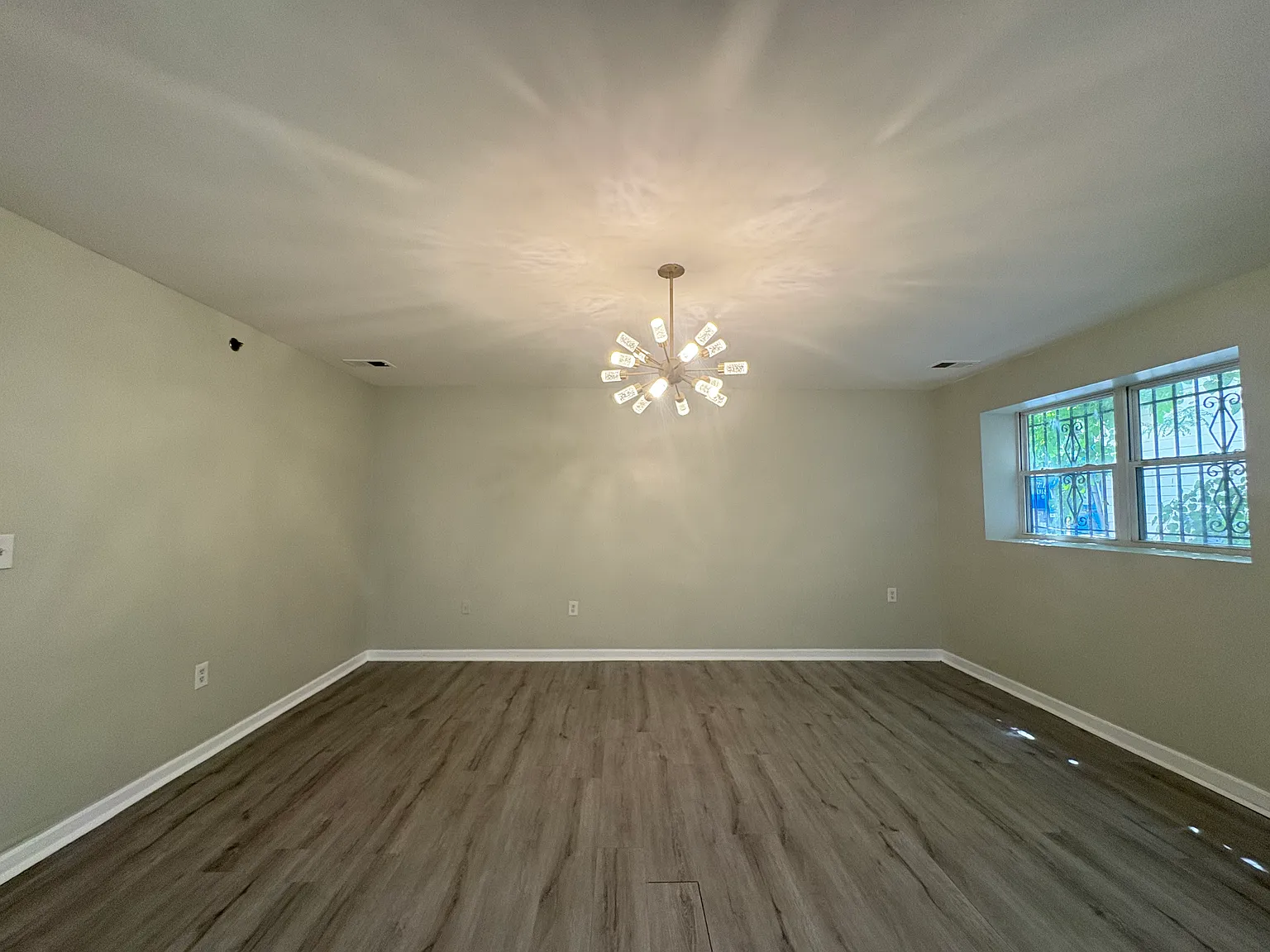 2 bed, 800 sqft, $2,050 — Photo 4