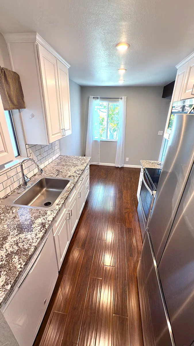 Building Photo - 1584 Sunnyvale Ave #44