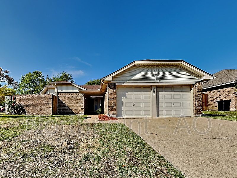 1st image of 2923 Independence Dr