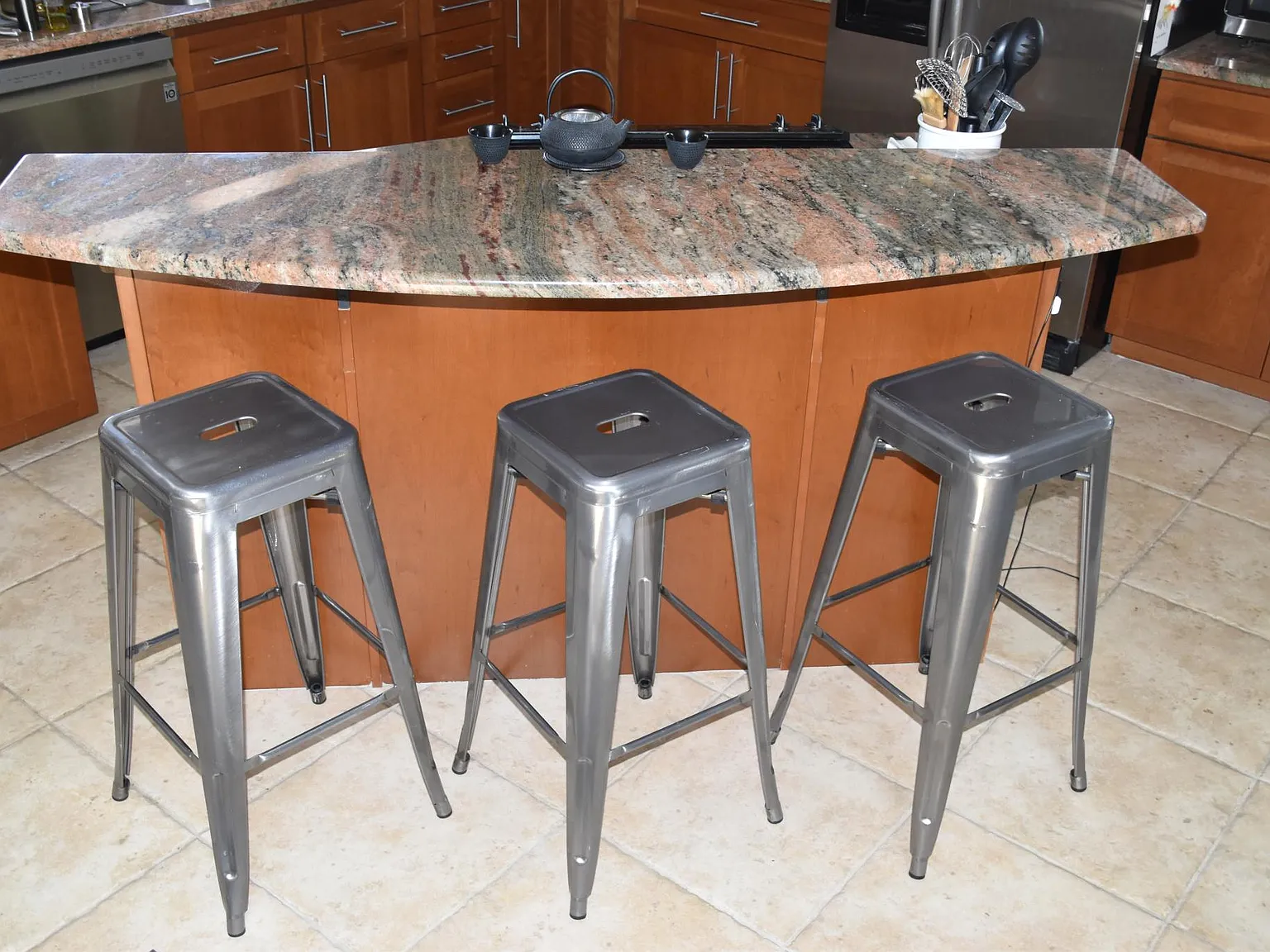 2 bed, 1900 sqft, $3,800 — Photo 3