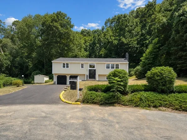 9 Pavia Pl, Framingham, MA 01702