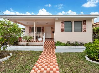 2911 SW 27th St, Miami, FL 33133