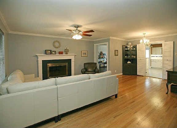 4th image of 9832 Cloister Dr