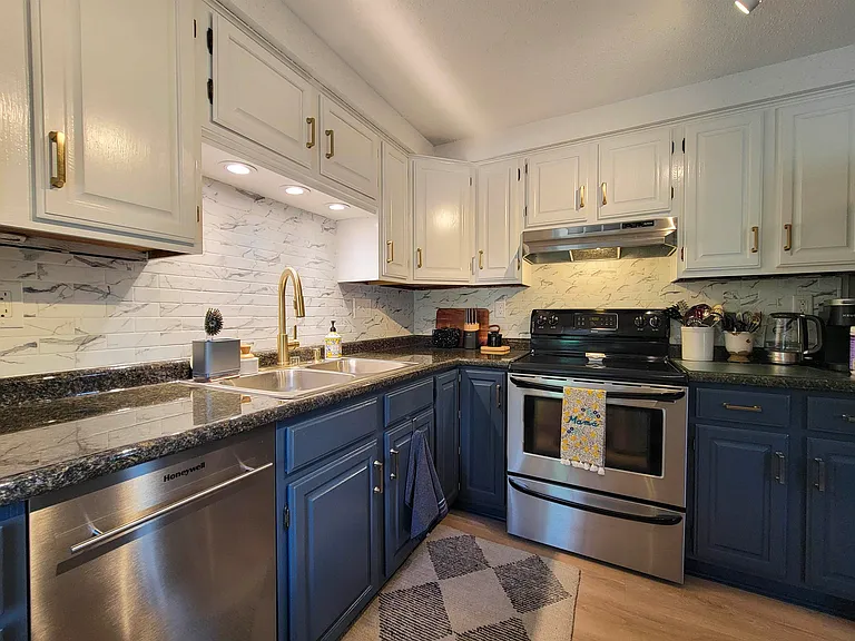 713 Central Ave #2 — Photo 10