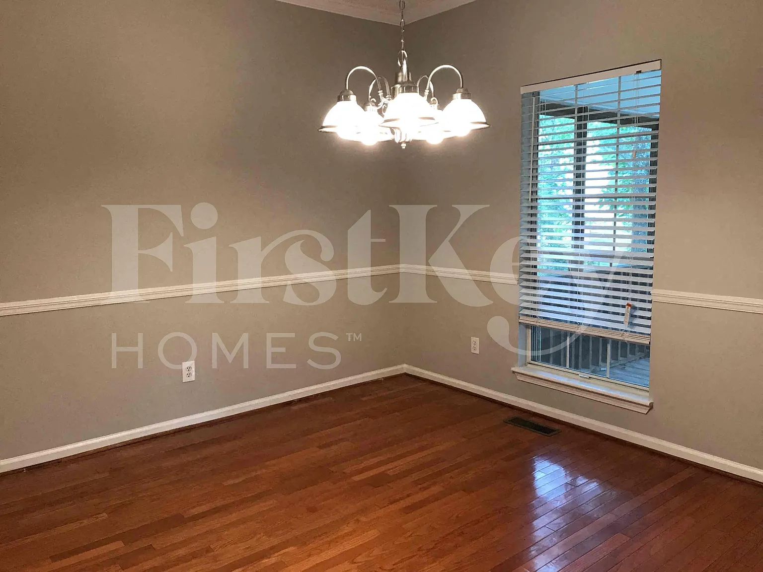 5 bed, 3.0 bath, 2193 sqft, $2,325 — Photo 4
