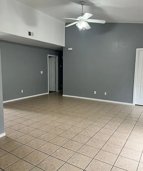 5295 Imperial Dr — Photo 2