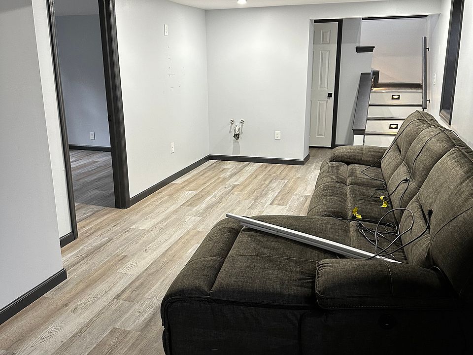 1st image of 5 Bucknell Trl
