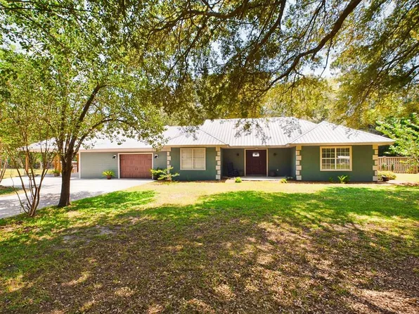 44 Melody Dr, Jesup, GA 31545