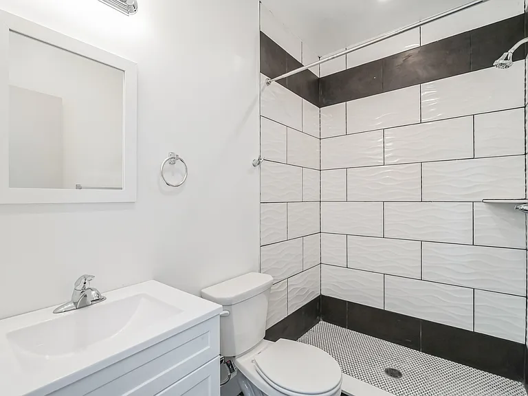 513 N 63rd St #4 — Photo 9