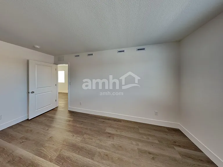 8404 Flagpole Loop Ave — Photo 13