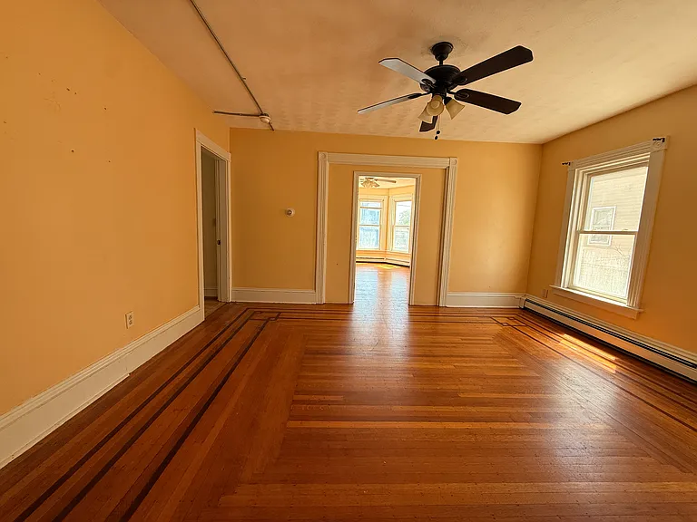 276 Lonsdale Ave #2 — Photo 11