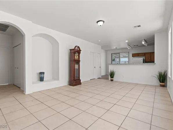 2633 Chin Cactus Ct, Las Vegas, NV 89106