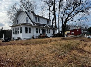 222 Berlin Rd N, Clementon, NJ 08021