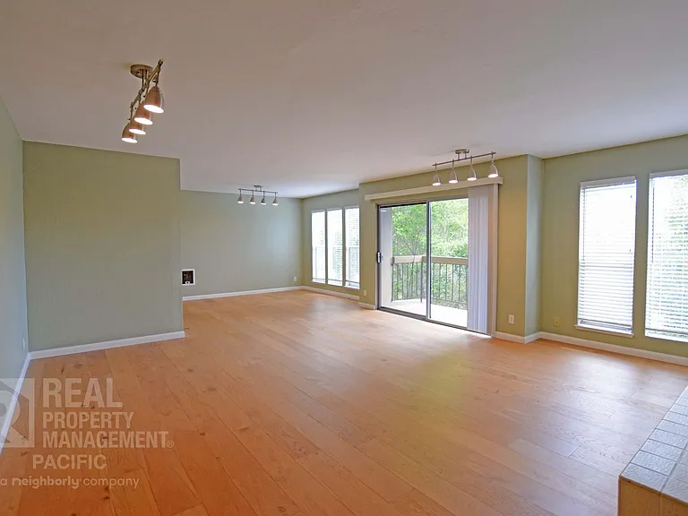 5335 Broadway Ter #305 — Photo 2