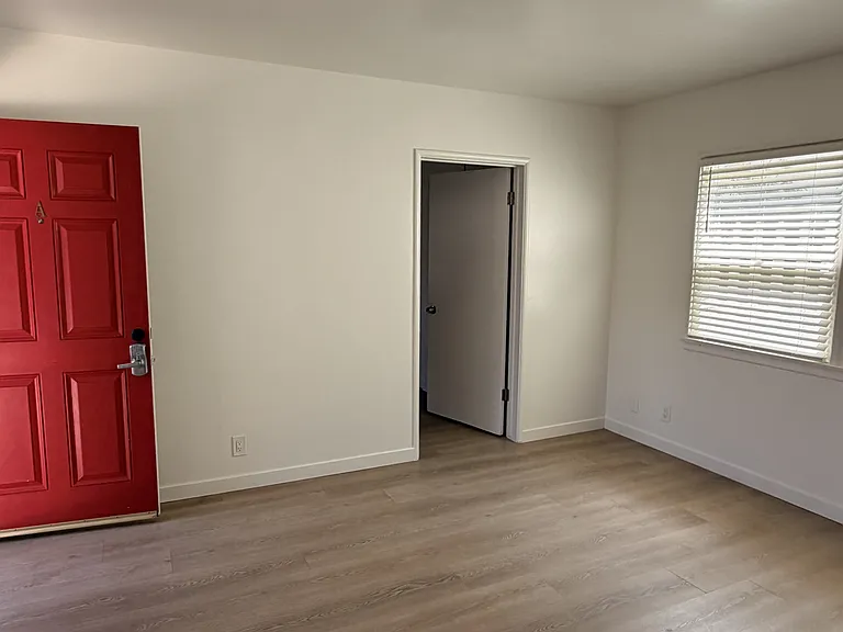 1210 Michigan Ave — Photo 16
