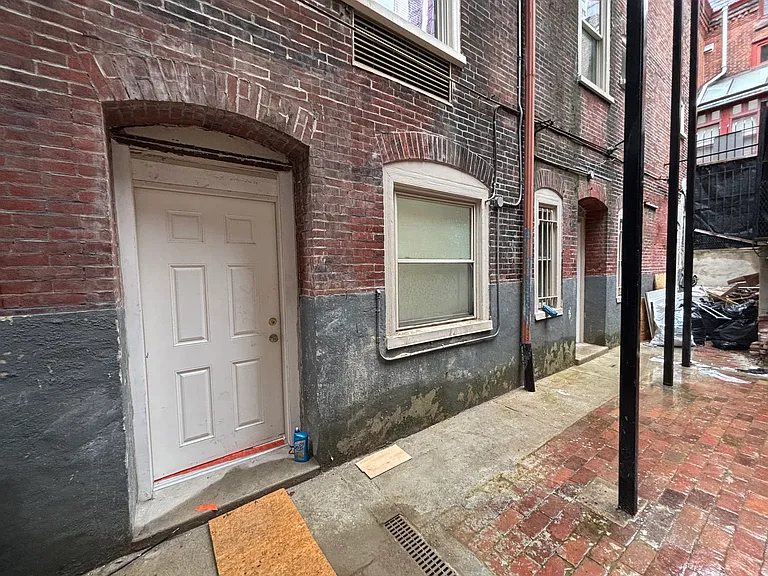 239 S 21st St #3 — Photo 9