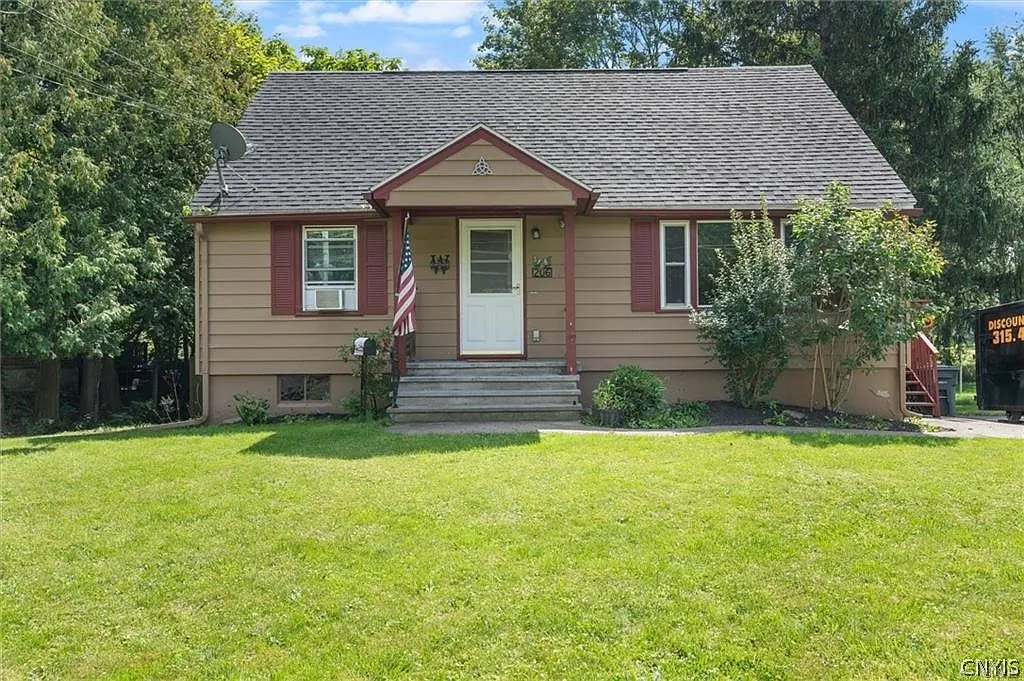 3 bed, 2.0 bath, 1404 sqft, $2,800 — Photo 1