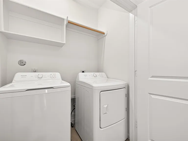 2226 Salinas Dr — Photo 10