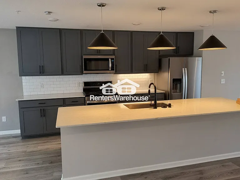 1105 Farrier Rd — Photo 9