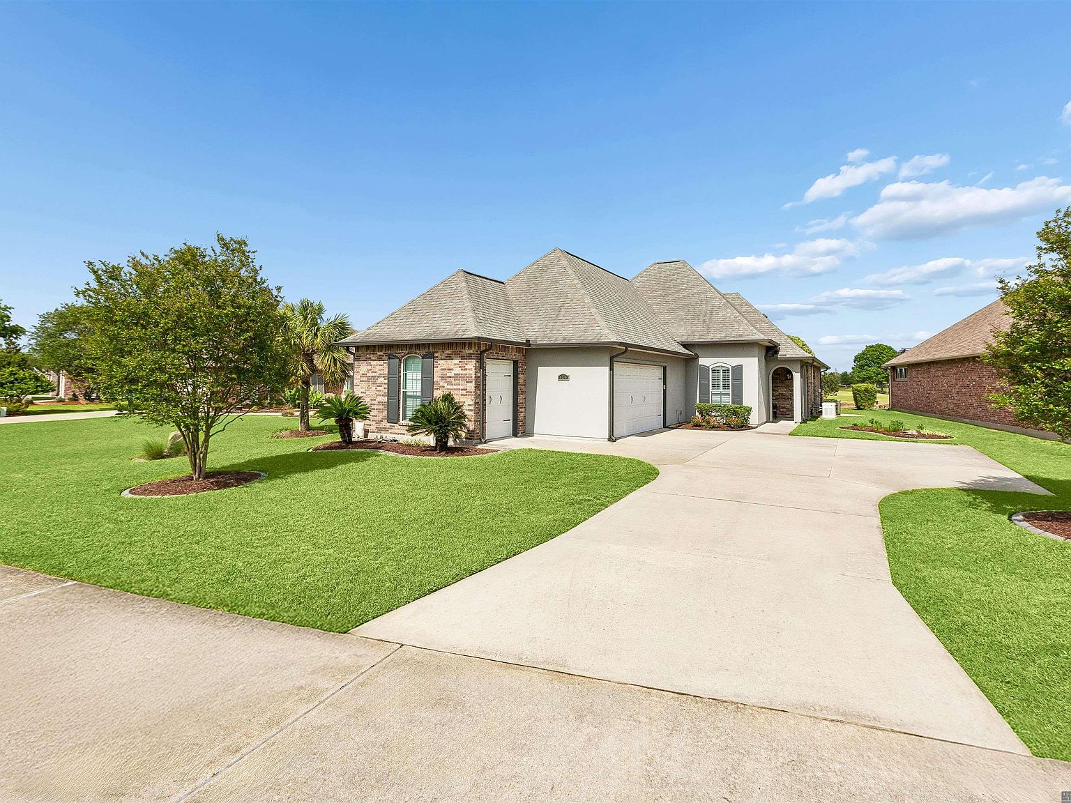 5255 Courtyard Dr