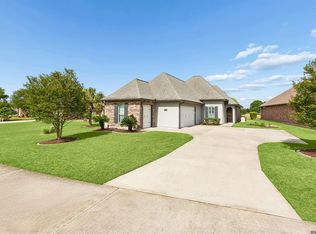 5255 Courtyard Dr, Gonzales, LA 70737