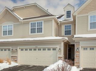 371 Vaughn Cir, Aurora, IL 60502