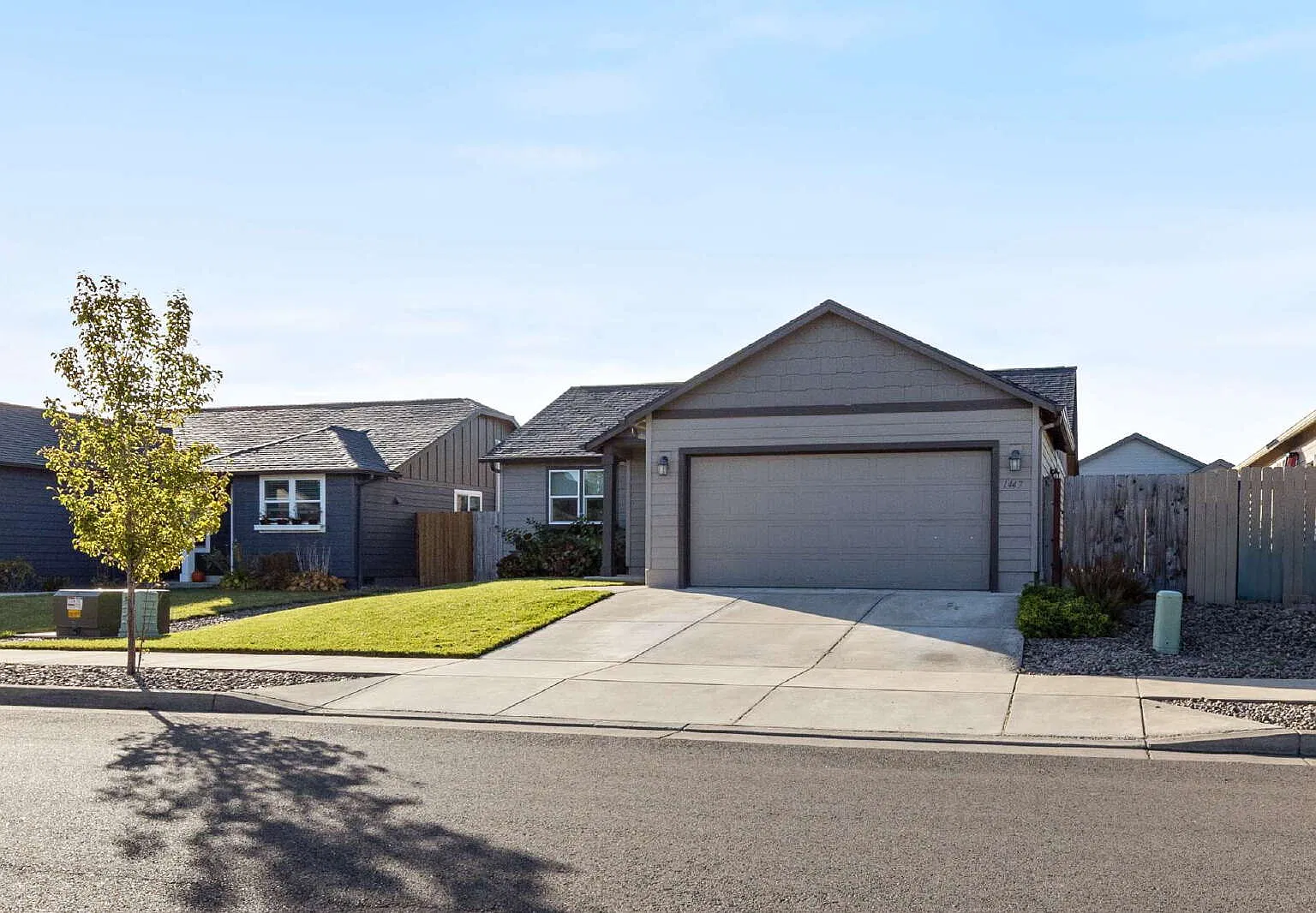 3 bed, 2.0 bath, 1200 sqft, $2,400 — Photo 1