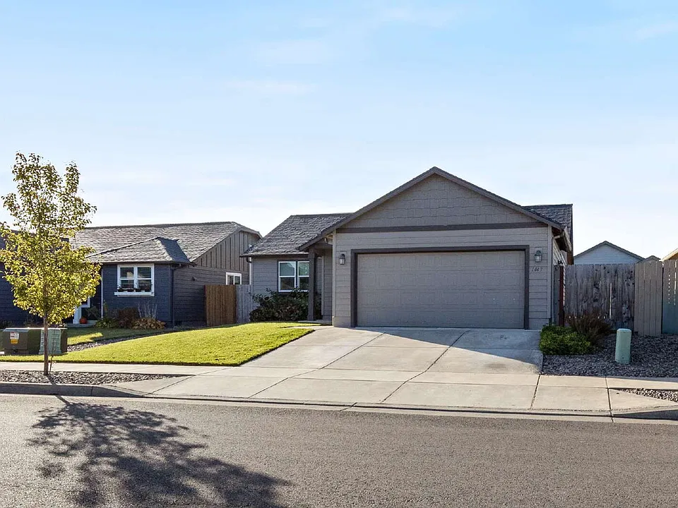 1447 SE Snowberry Ave