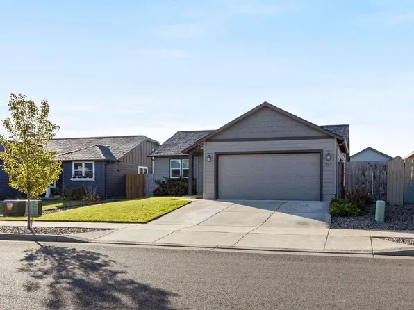 1447 SE Snowberry Ave, Dallas, OR 97338
