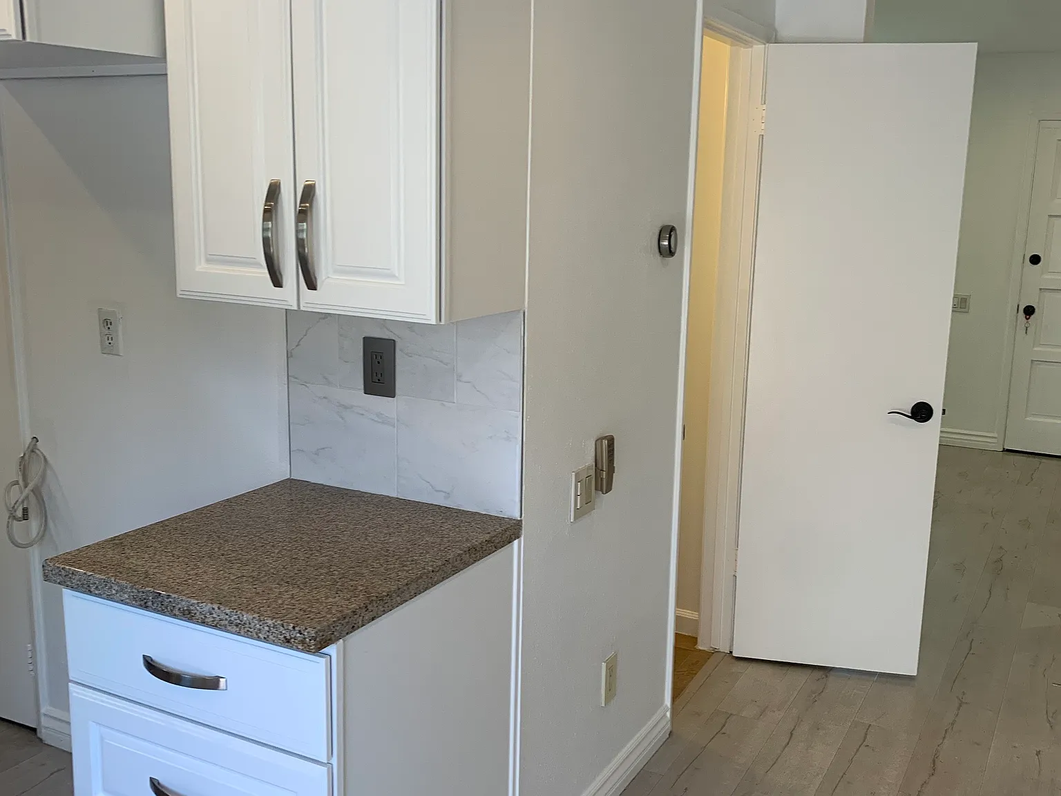 3 bed, 1075 sqft, $3,650 — Photo 4
