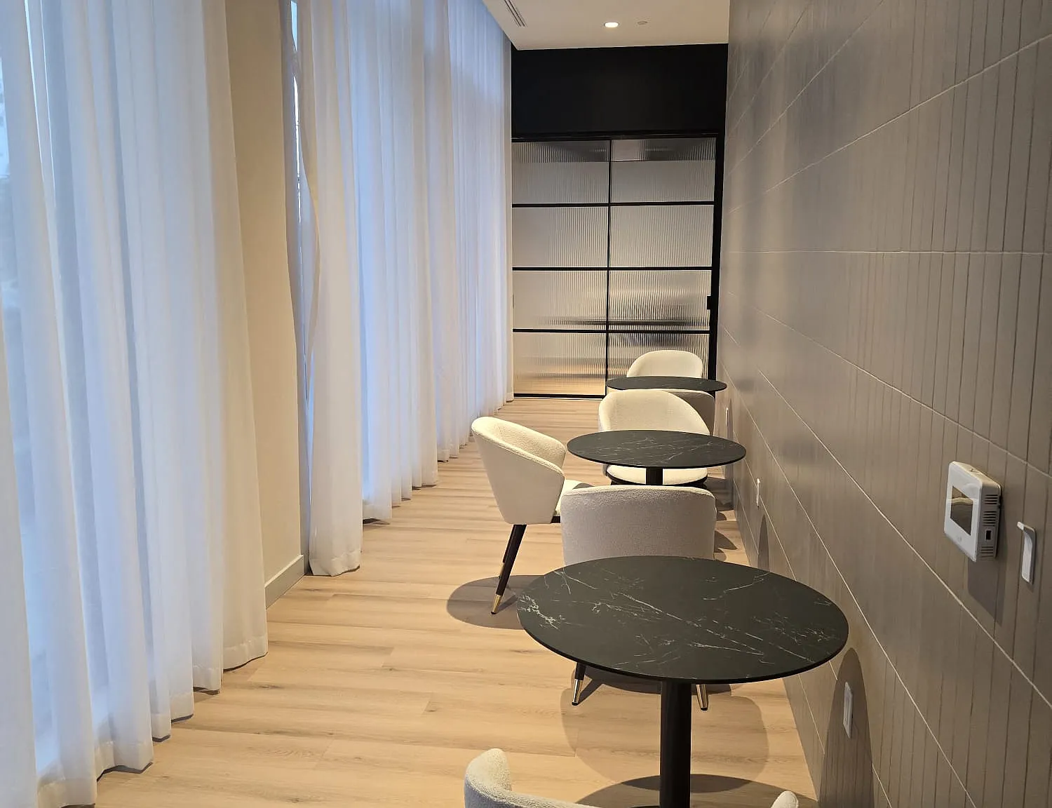 2 bed, 600 sqft, $2,200 — Photo 1