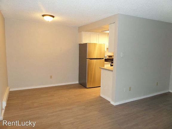5th image of 1101 S Woodlawn St APT 2