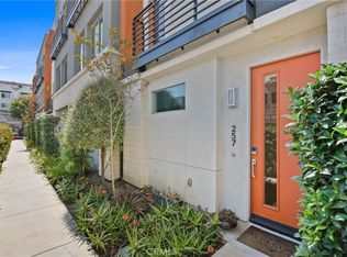 257 Elm Ave, Long Beach, CA 90802