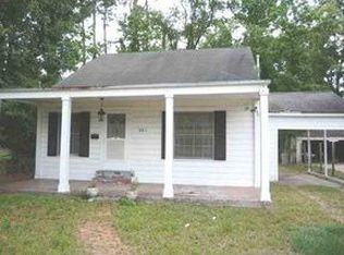 884 W Lucas Dr, Beaumont, TX 77706