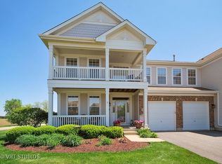 677 Nelson Ct, Geneva, IL 60134