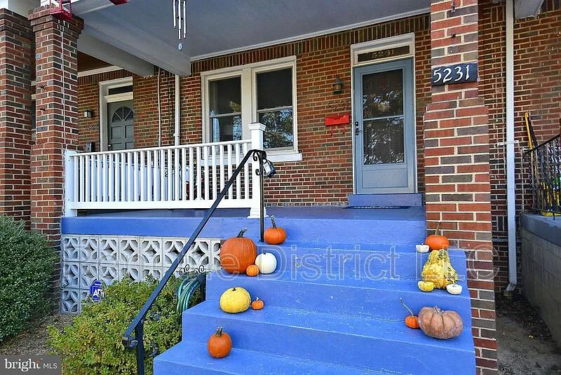 3 bed, 1.5 bath, 1530 sqft, $3,495 — Photo 2