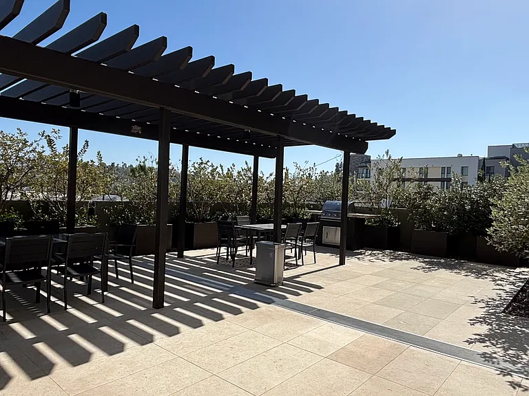 Community Outdoor Patio #2 w/ BBQ Grill