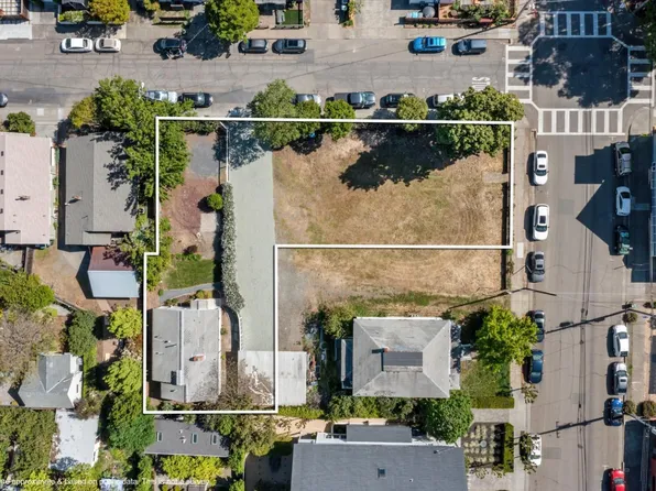 320 East Street, Healdsburg, CA 95448