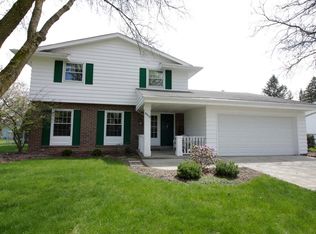1113 School Dr, Waukesha, WI 53189