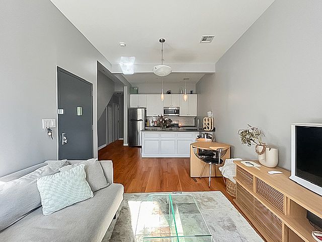 1st image of 171 Mac Donough St #2