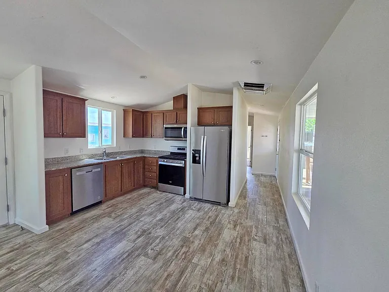 1453 Elizabeth St #98 — Photo 3