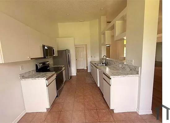 3 bed, 1435 sqft, $2,800 — Photo 3