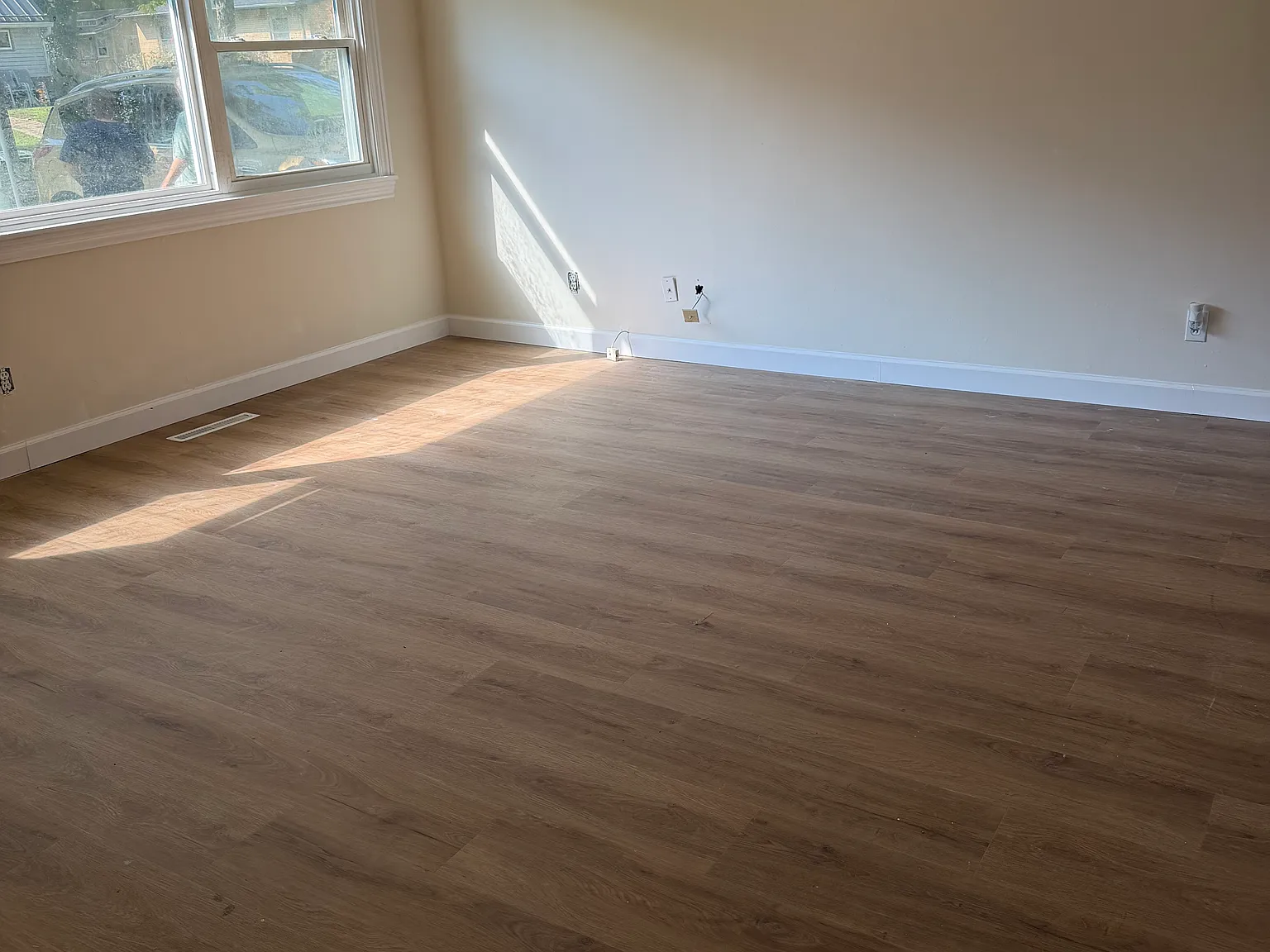 4 bed, 1270 sqft, $2,300 — Photo 4